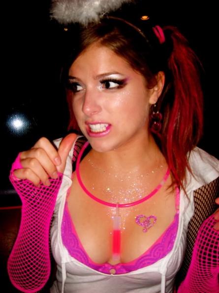 19P Private pics of Anna Kendrick