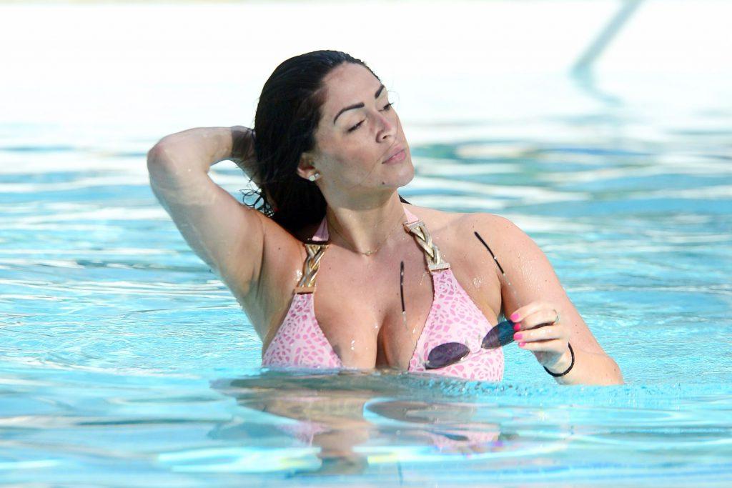 17P Casey Batchelor: Pretty (Busty) In Pink