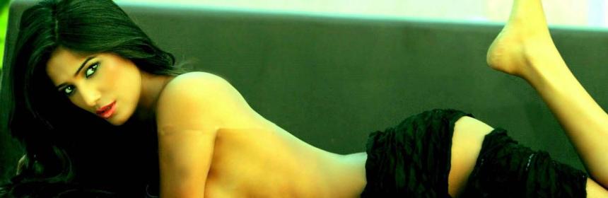 4P POONAM PANDEY private dance pics