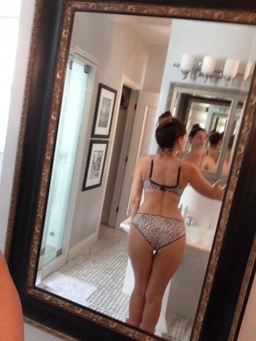 25P Pretty Kelly Brook leaked photos