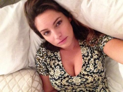 25P Pretty Kelly Brook leaked photos