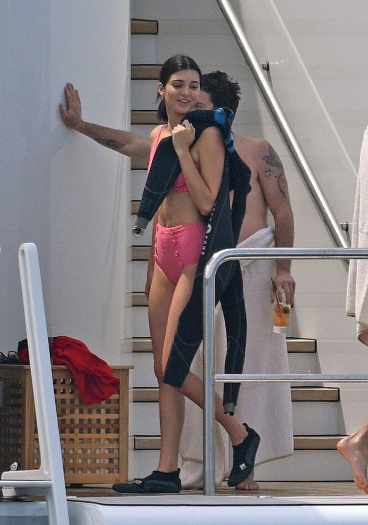 21P Kendall Jenner Is Pretty In Pink