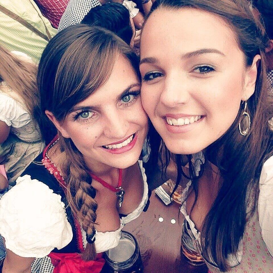 14P Sexy Dirndl Girls 406
