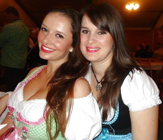 14P Sexy Dirndl Girls 406