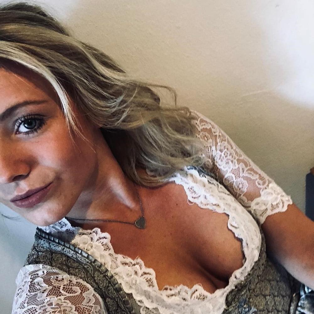 14P Sexy Dirndl Girls 406