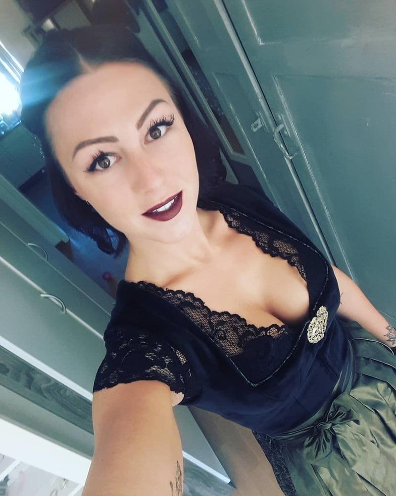 14P Sexy Dirndl Girls 406