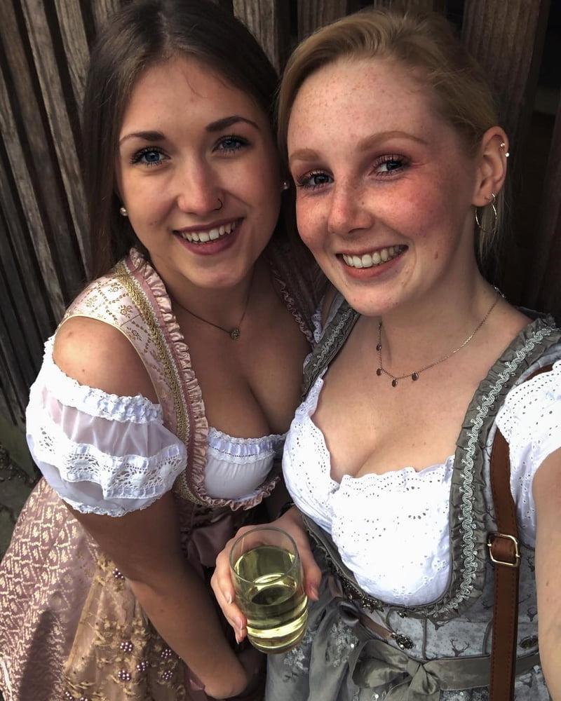 20P Sexy Dirndl Girls 408