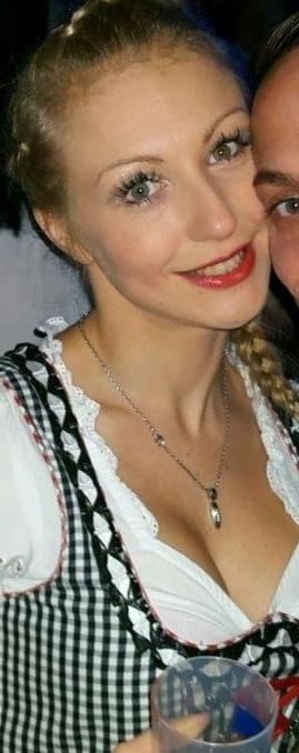 20P Sexy Dirndl Girls 408