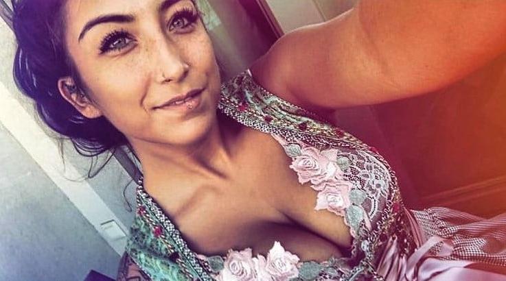 20P Sexy Dirndl Girls 408