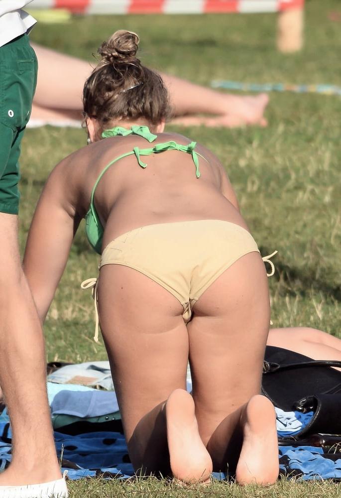 20P Candid Teen Butts
