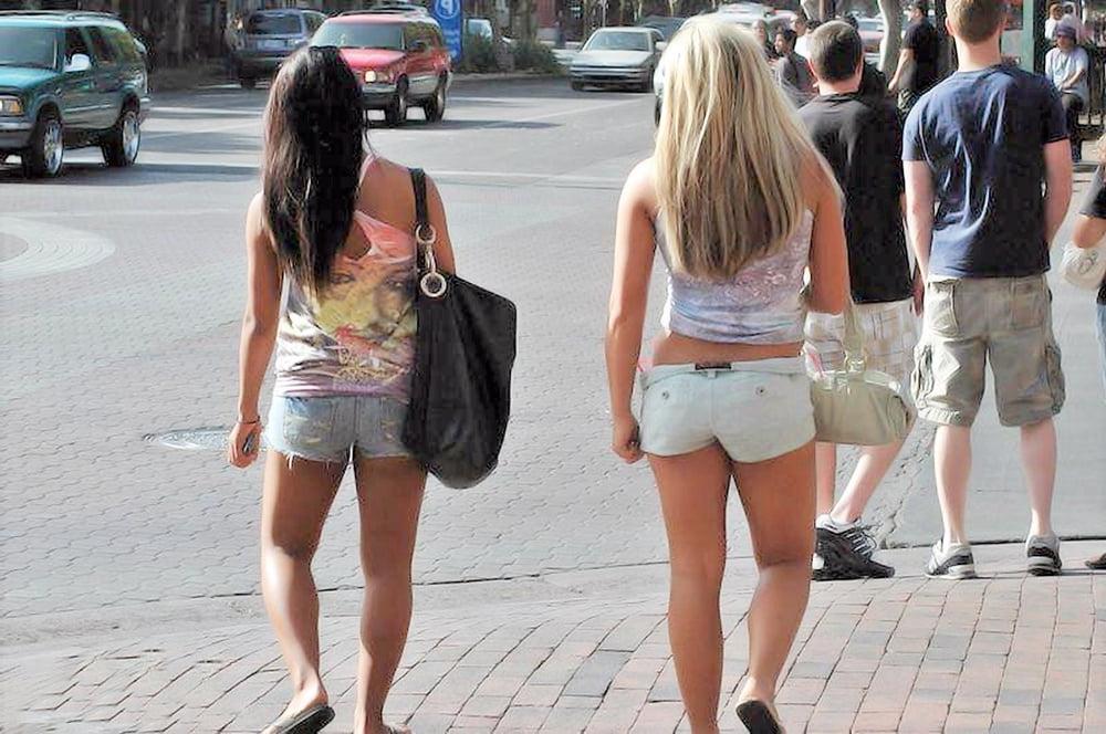 20P Candid Teen Butts