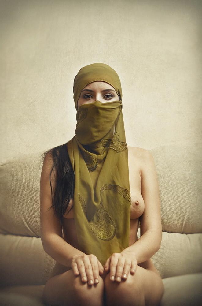 9P Muslim girls Nude