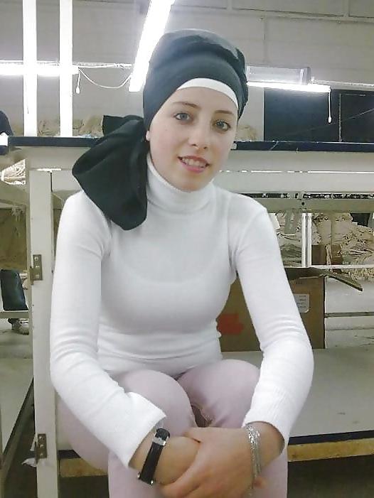 12P Muslim girls  Dressed