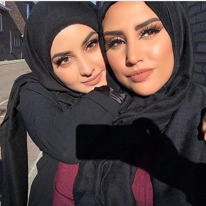 12P Muslim girls  Dressed