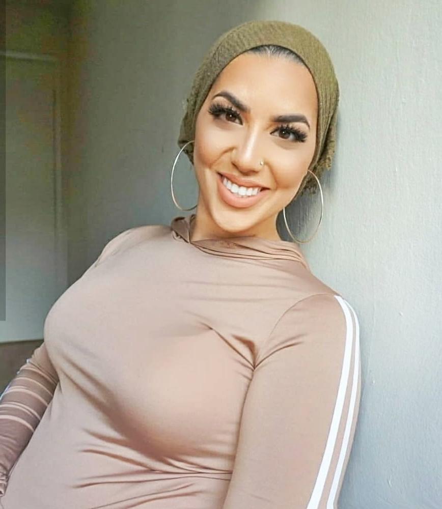 12P Muslim girls  Dressed