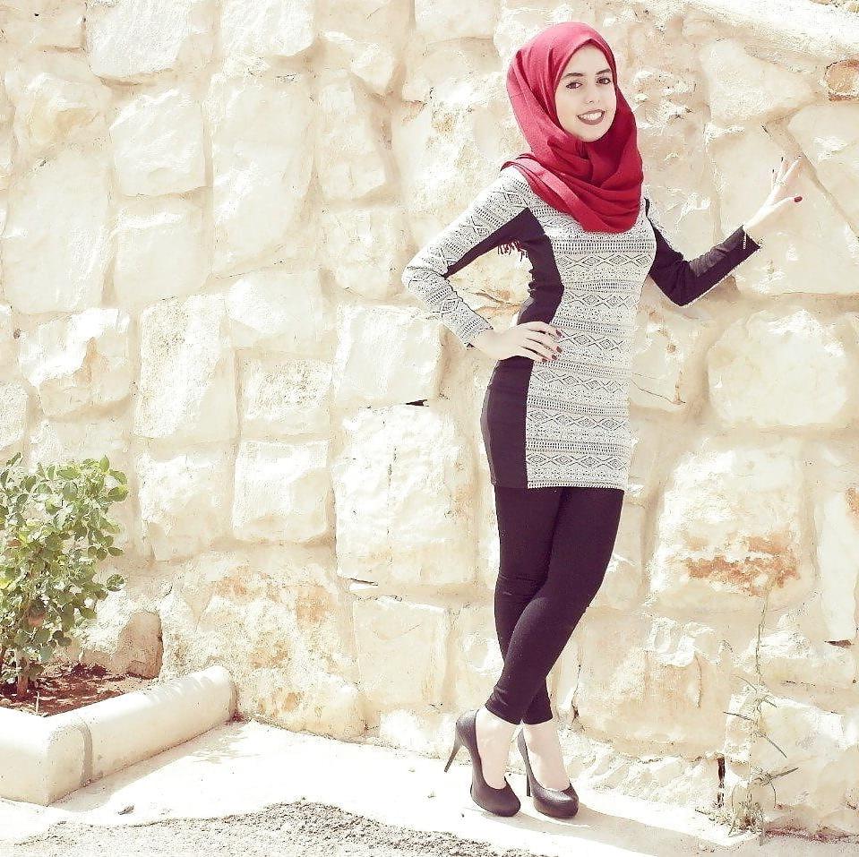 12P Muslim girls  Dressed
