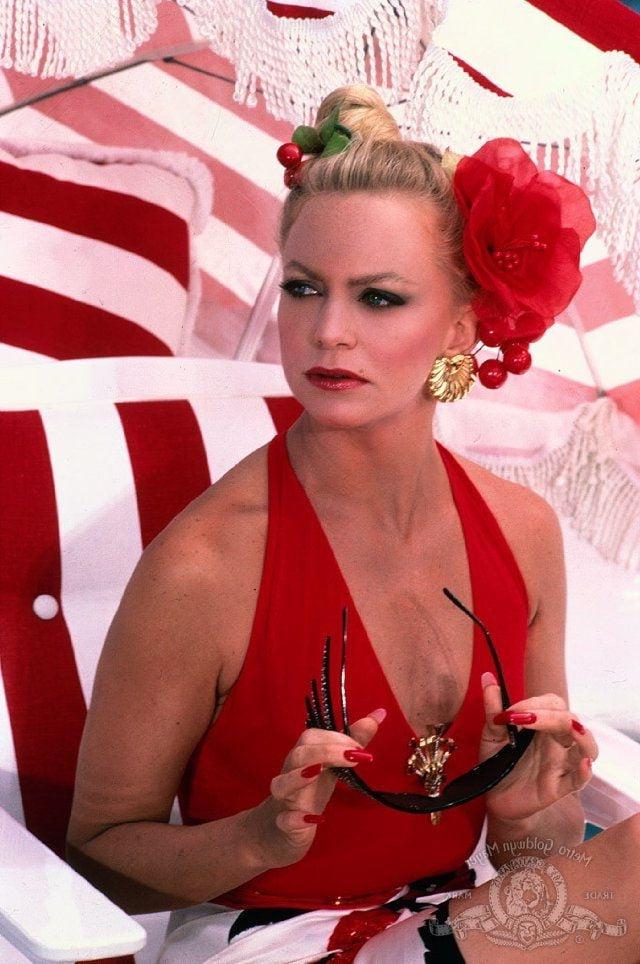 25P Sex Symbols you may have forgotten - Goldie Hawn