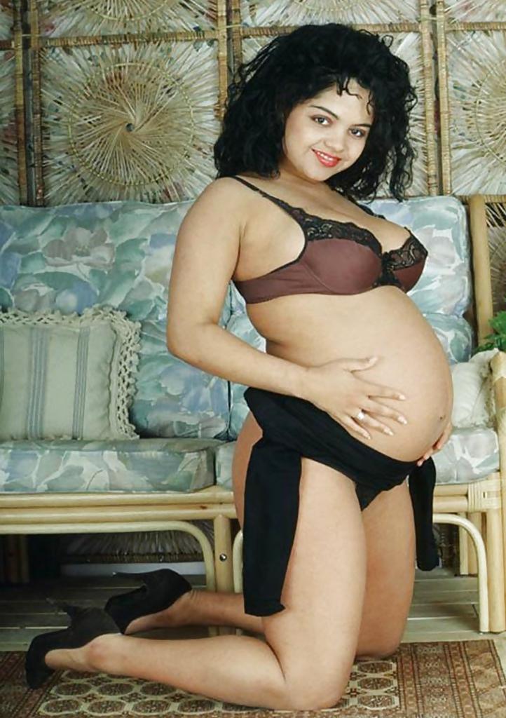 10P Pregnant Robyn