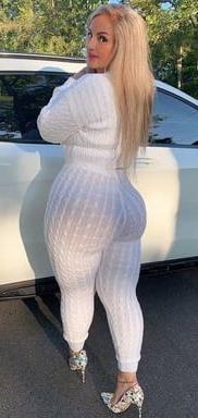 10P Thick sexy white girl.