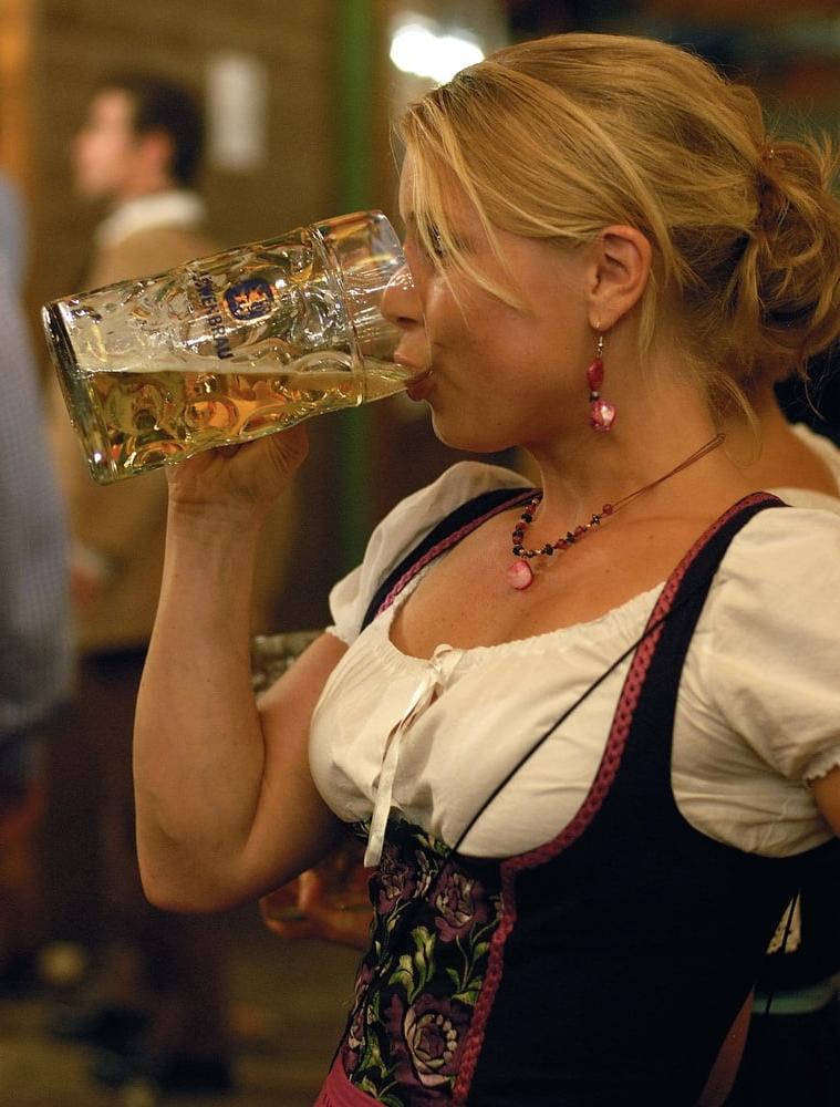 25P Sexy Dirndl Girls 405