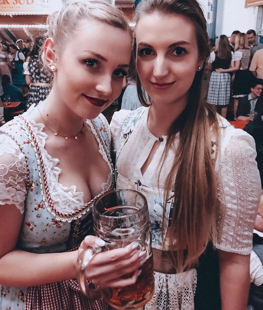 25P Sexy Dirndl Girls 405