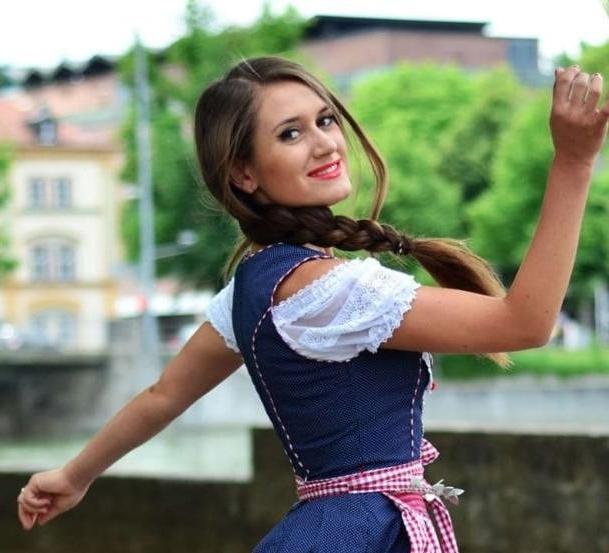 25P Sexy Dirndl Girls 405