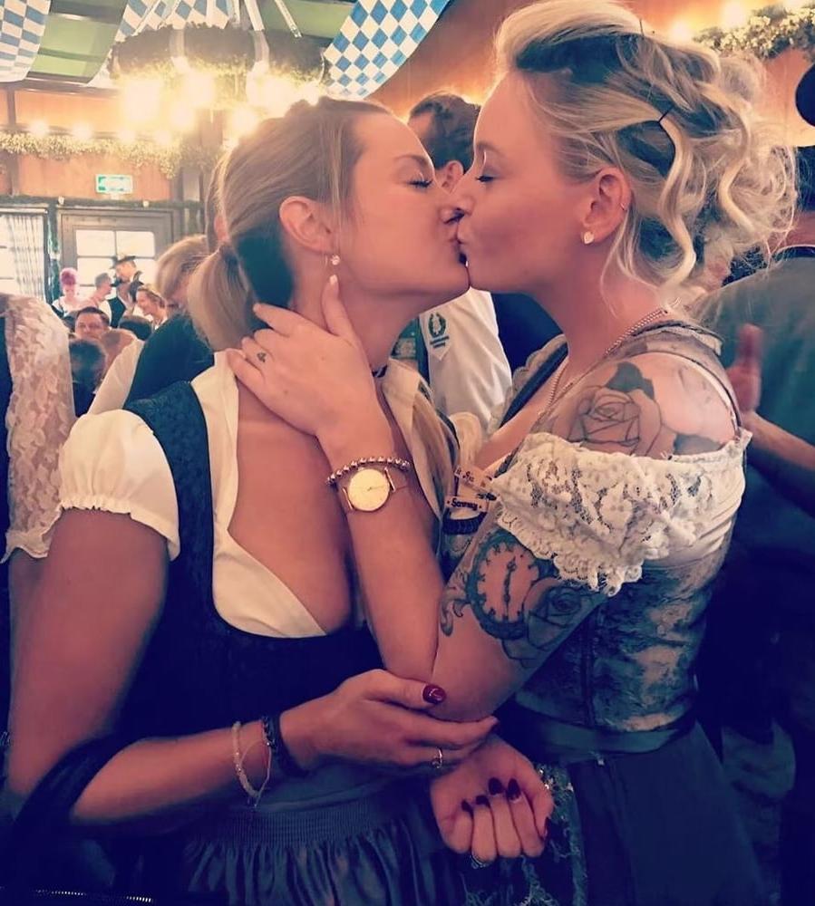 25P Sexy Dirndl Girls 405