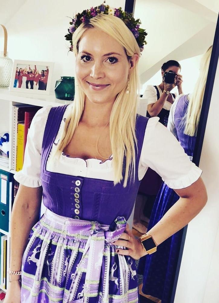 25P Sexy Dirndl Girls 405