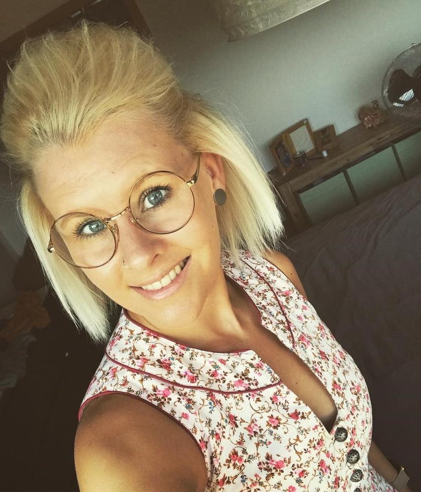 20P Sexy Dirndl Girls 404