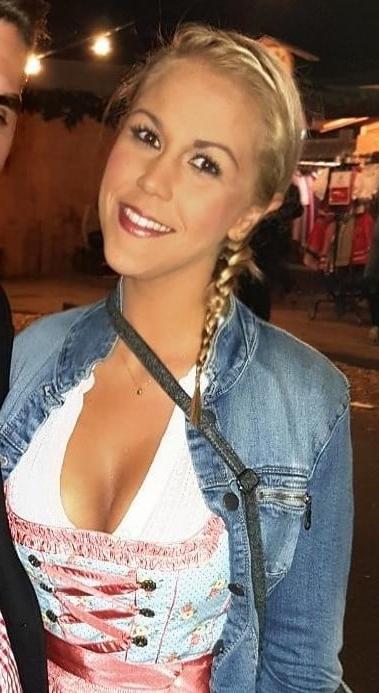 20P Sexy Dirndl Girls 404