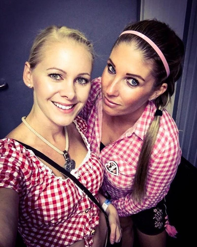 20P Sexy Dirndl Girls 404