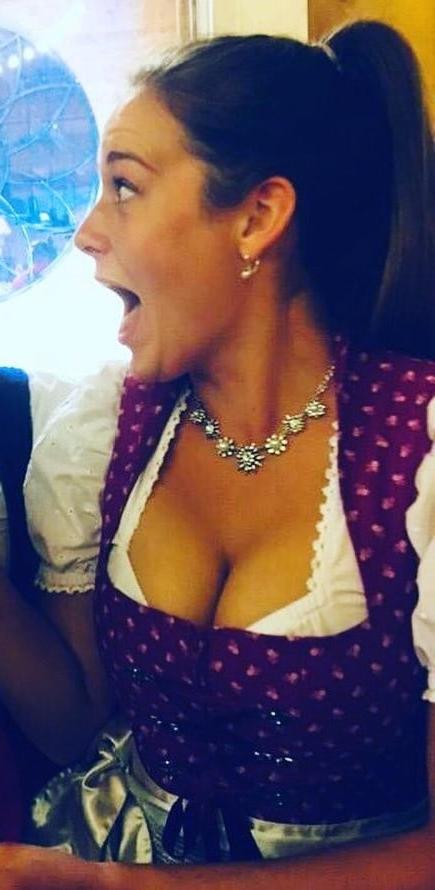 20P Sexy Dirndl Girls 404