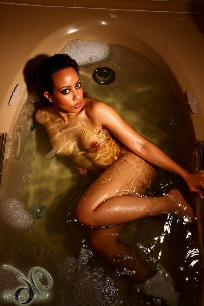 25P Bath - Classic Vickie6