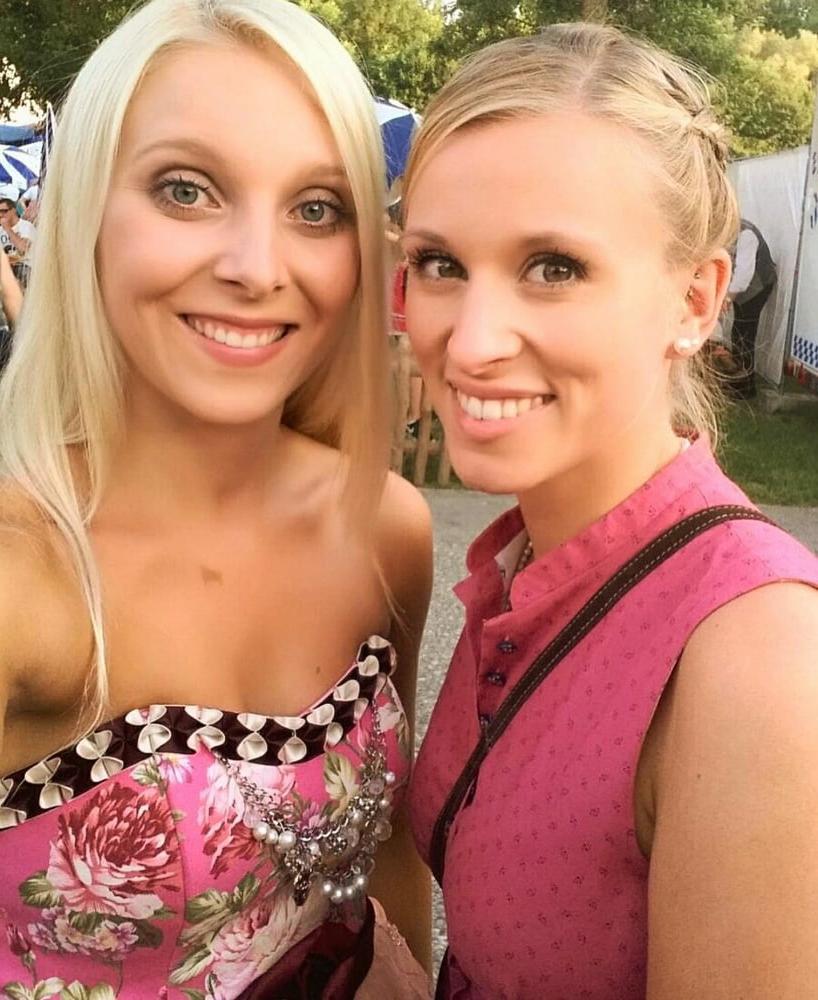 15P Sexy Dirndl Girls 401
