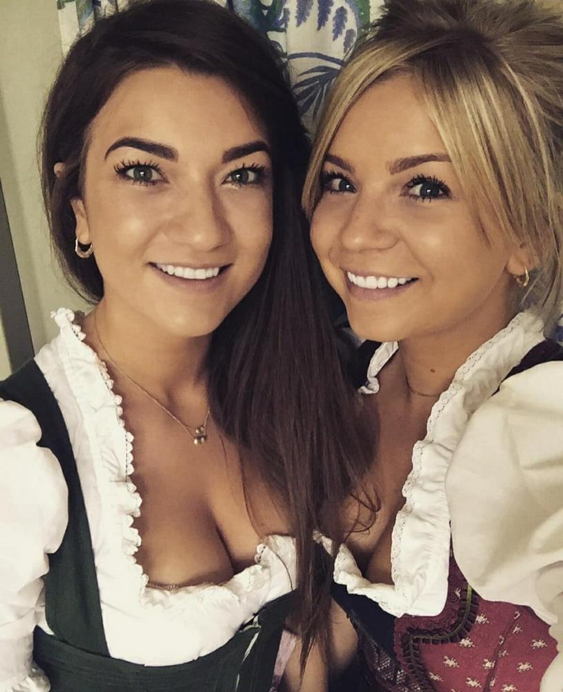 15P Sexy Dirndl Girls 401