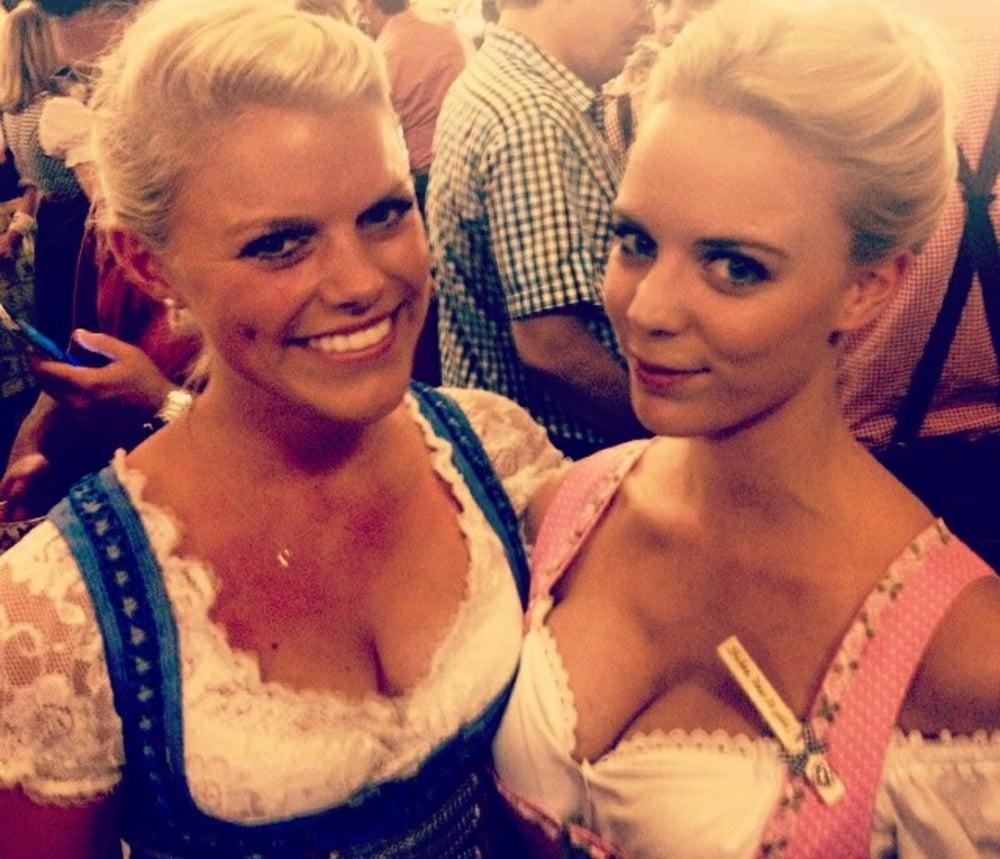 25P Sexy Dirndl Girls 402