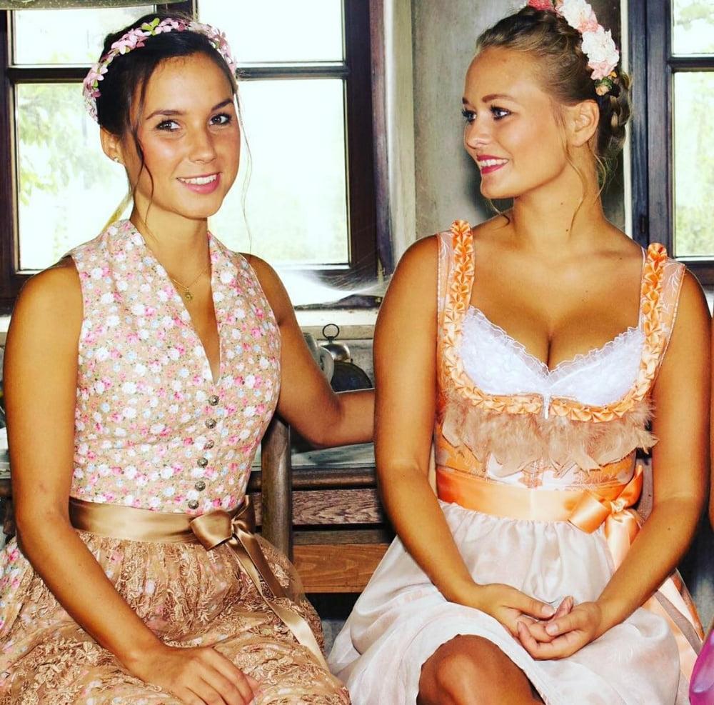 25P Sexy Dirndl Girls 402