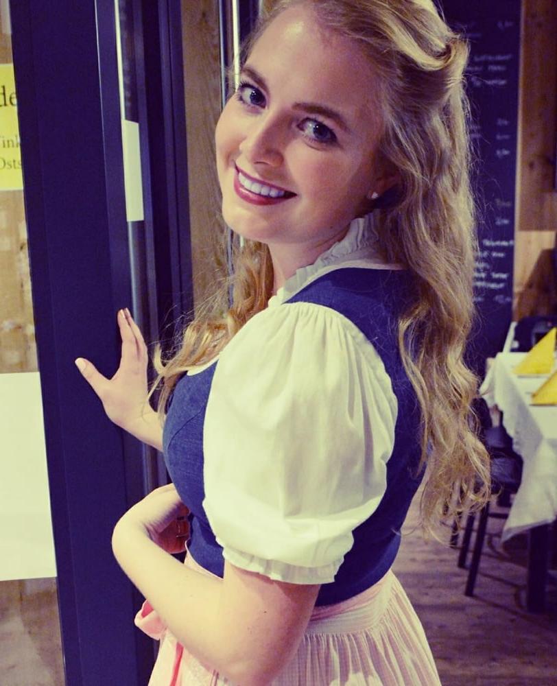 25P Sexy Dirndl Girls 402
