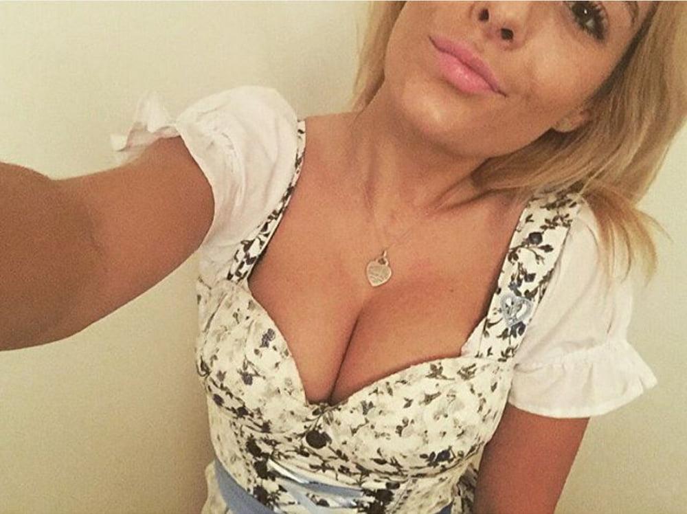 25P Sexy Dirndl Girls 402