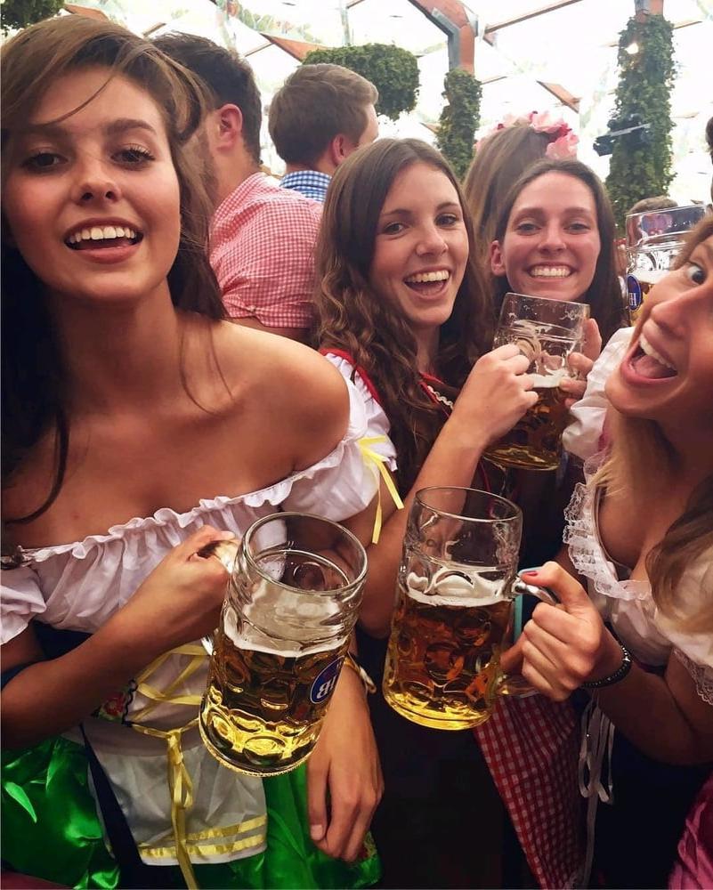 25P Sexy Dirndl Girls 402