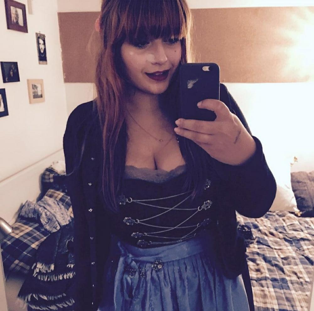 25P Sexy Dirndl Girls 402