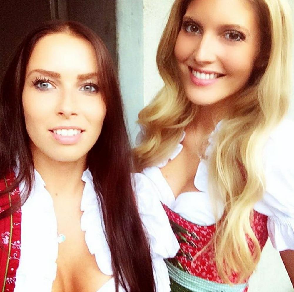25P Sexy Dirndl Girls 402
