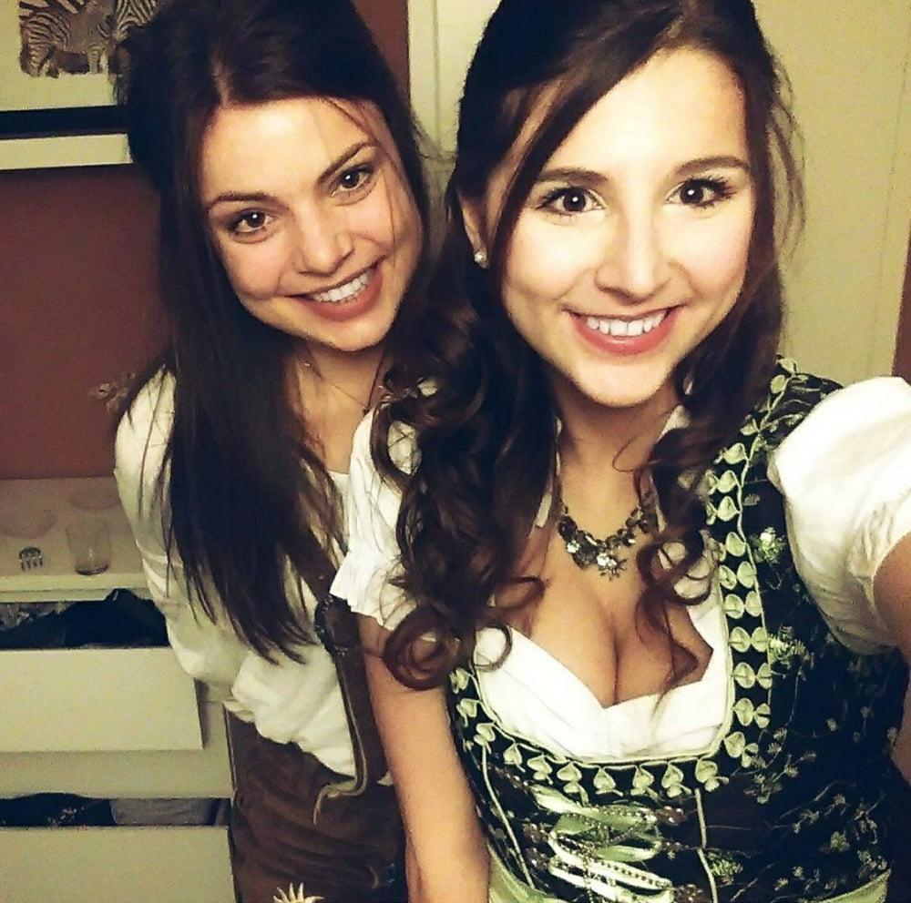 19P Sexy Dirndl Girls 398