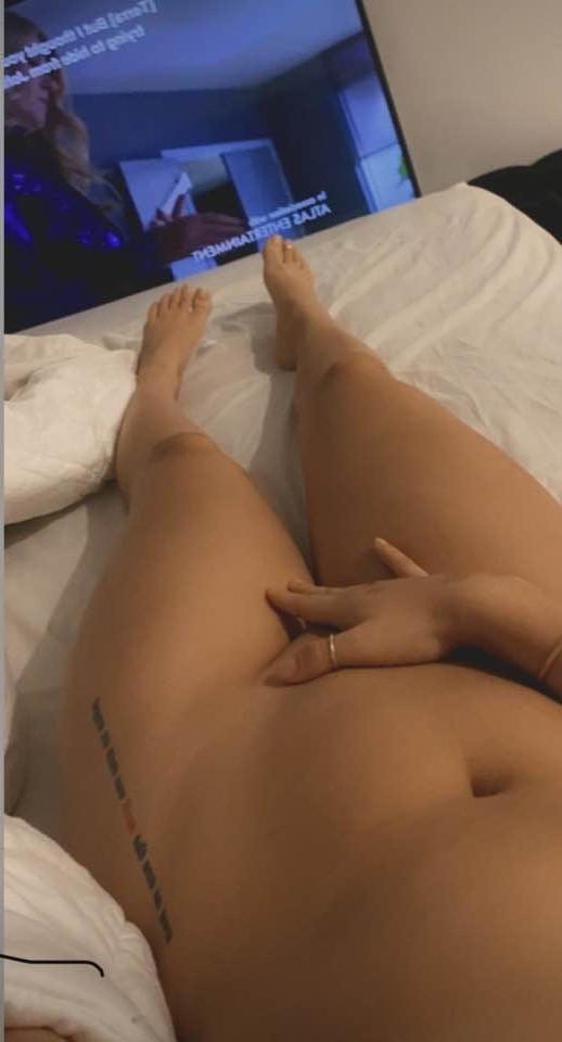 18P Latina thick girlfriend exposed