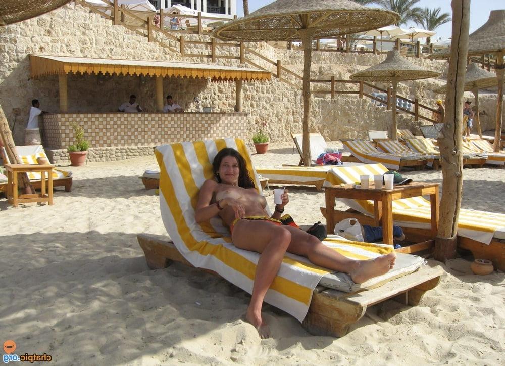 24P Holiday Girlfriend
