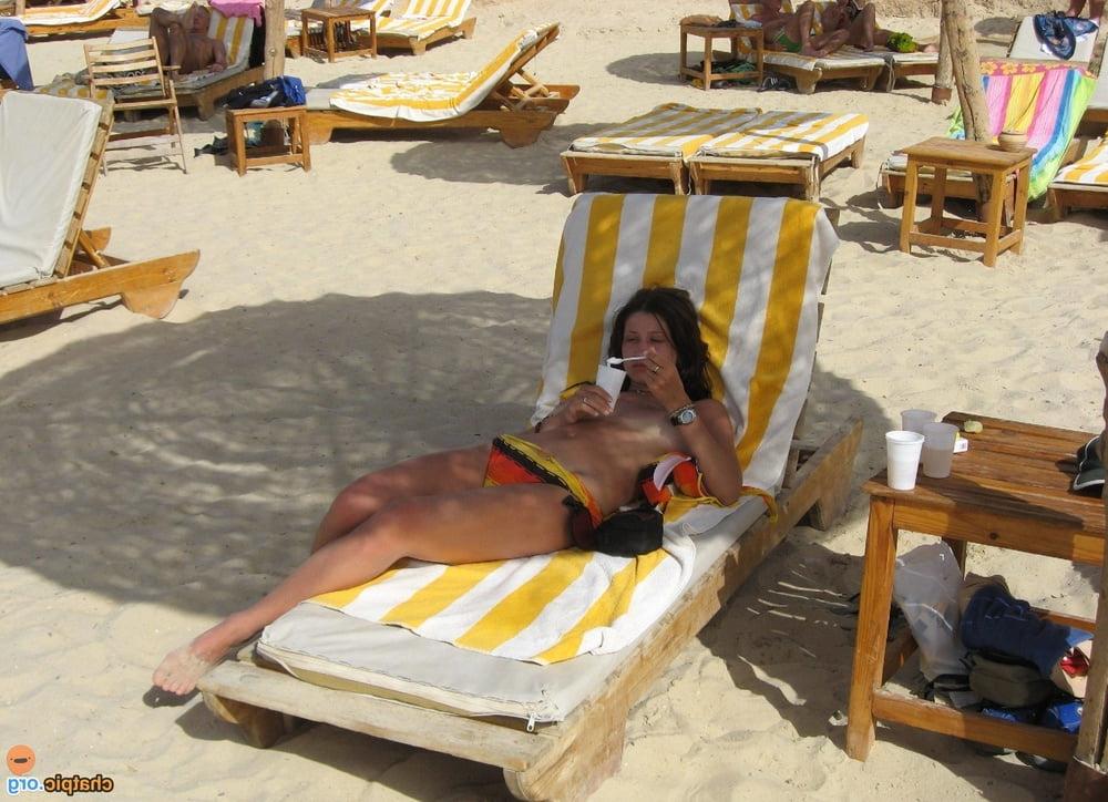24P Holiday Girlfriend
