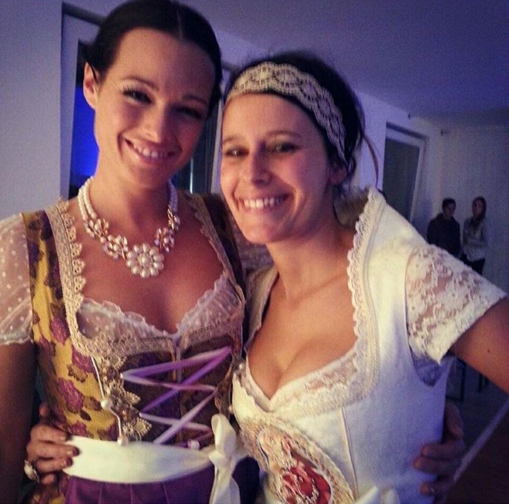 15P Sexy Dirndl Girls 399