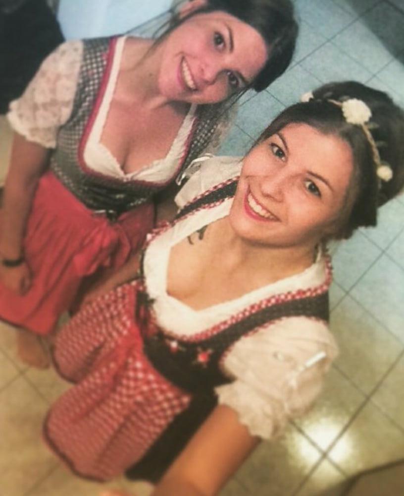 15P Sexy Dirndl Girls 399