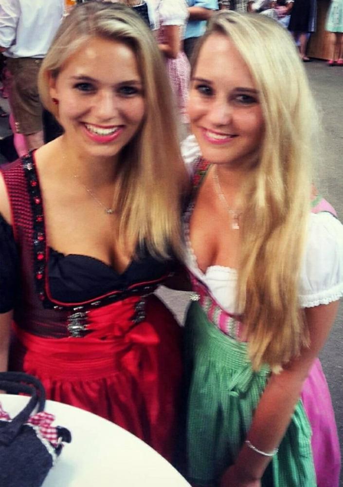24P Sexy Dirndl Girls 397