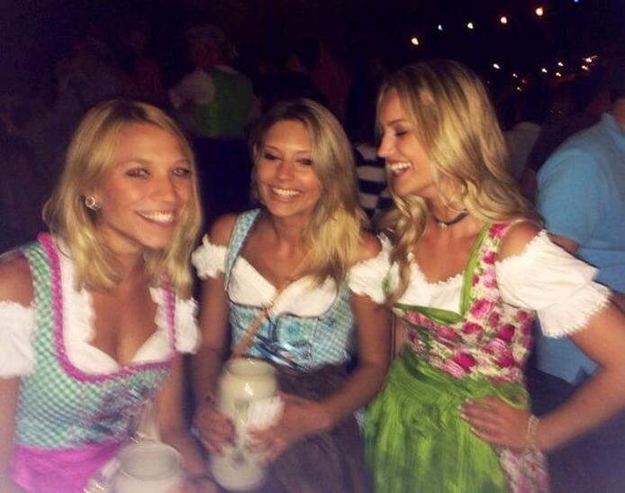 24P Sexy Dirndl Girls 397